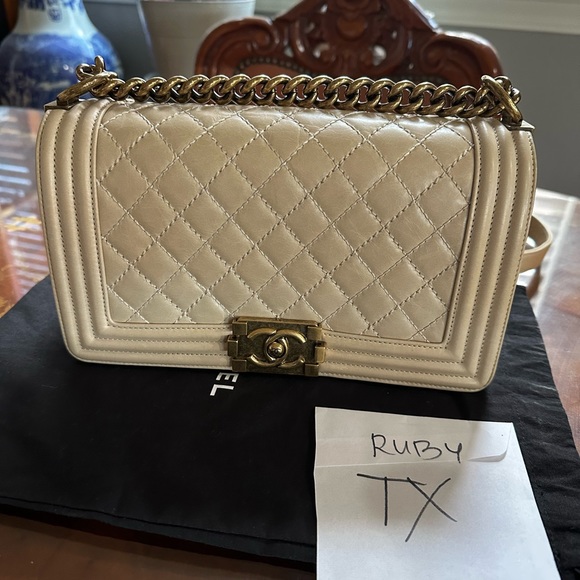 Chanel boy - Picture 6 of 11